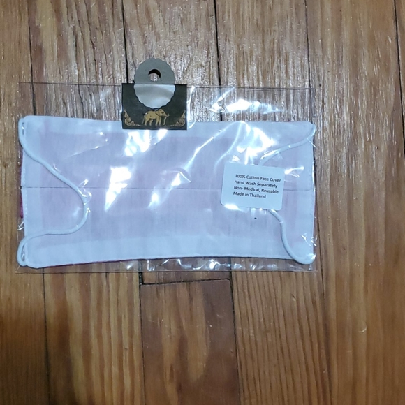 BRAND NEW & Sealed decorative face masks -set of 2 - Picture 8 of 8